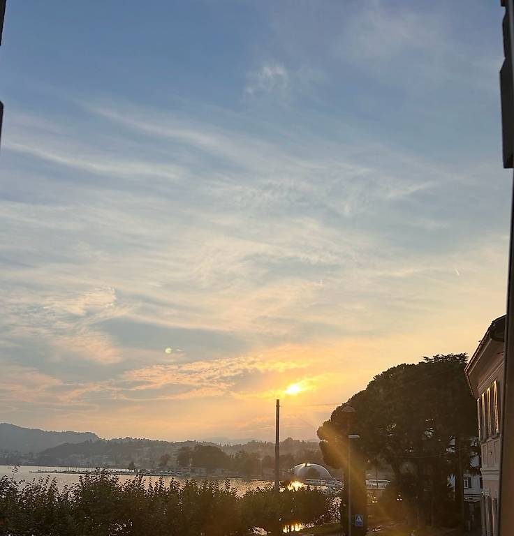 golden view penthouse - il lusso assoluto sul lago