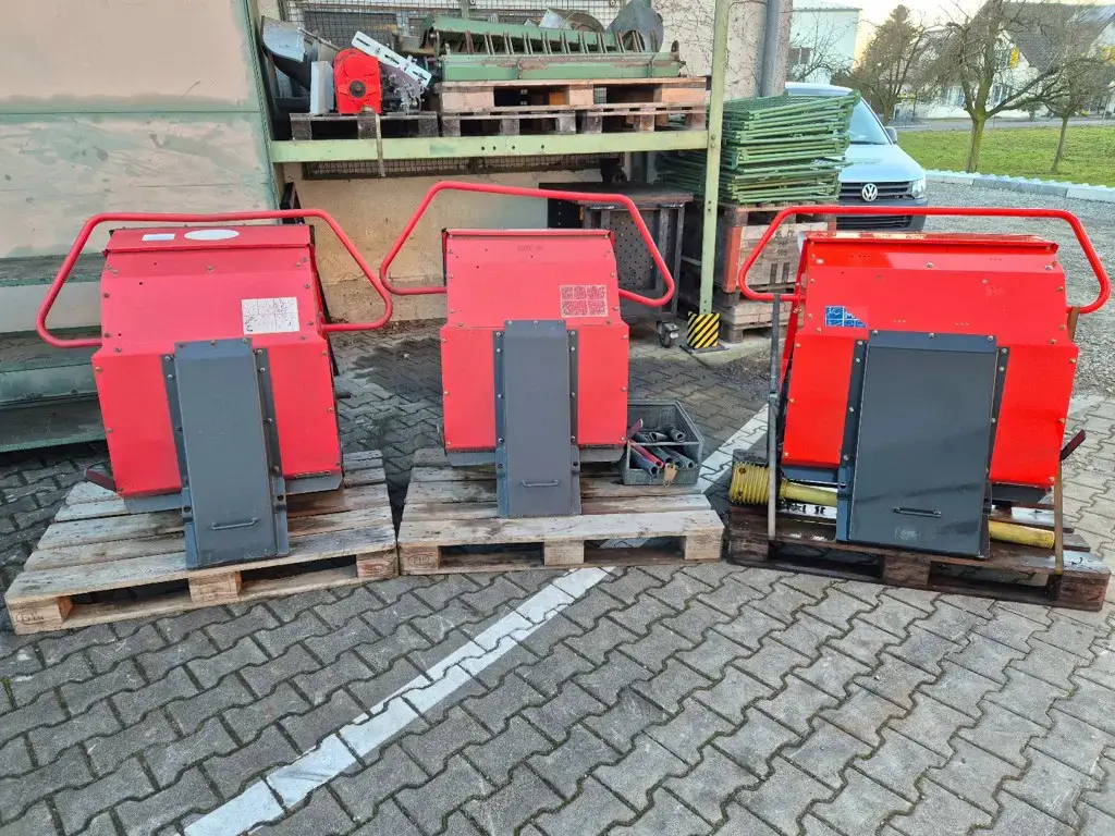 Aufbereiter zu Heck Trommelmähwerk KUHN/PZ