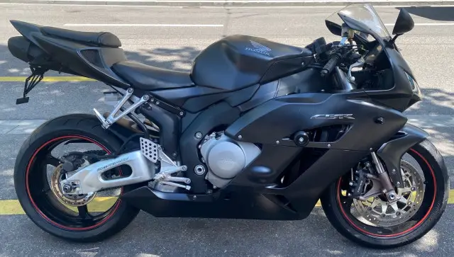 honda cbr 1000 rr fireblade