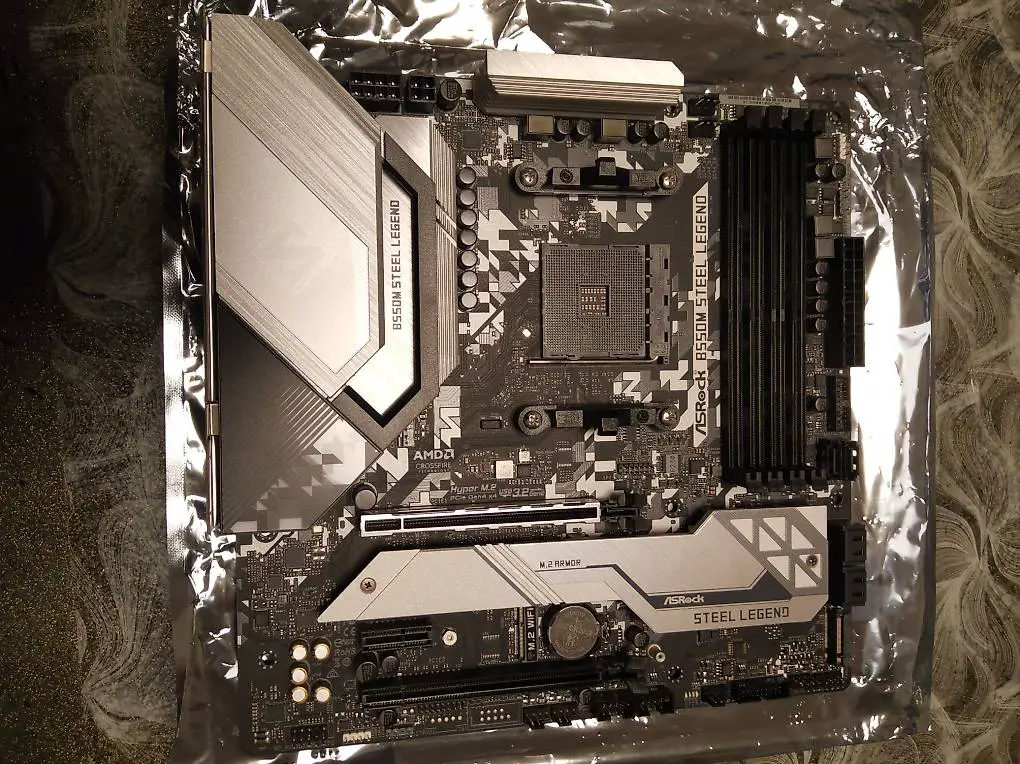 ASRock B550M Steel Legend. (Micro ATX)