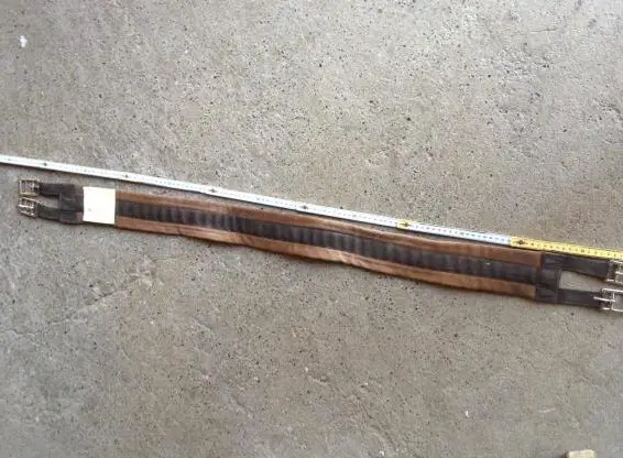 Diverse Sattelgurten zu verkaufen