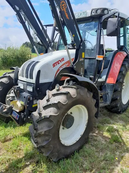 Traktor Steyr 9090M 99 PS mit neuem Frontlader