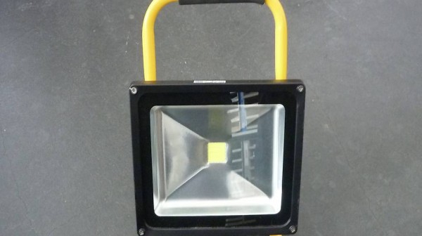  Akku - Flutlichtstrahler JET LED 30W, mit Standrahmen