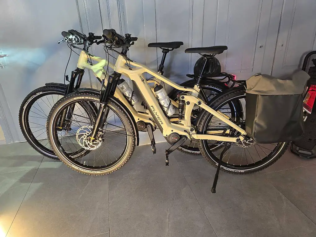 E-BIKE Flyer Neuwertig Np 6400chf