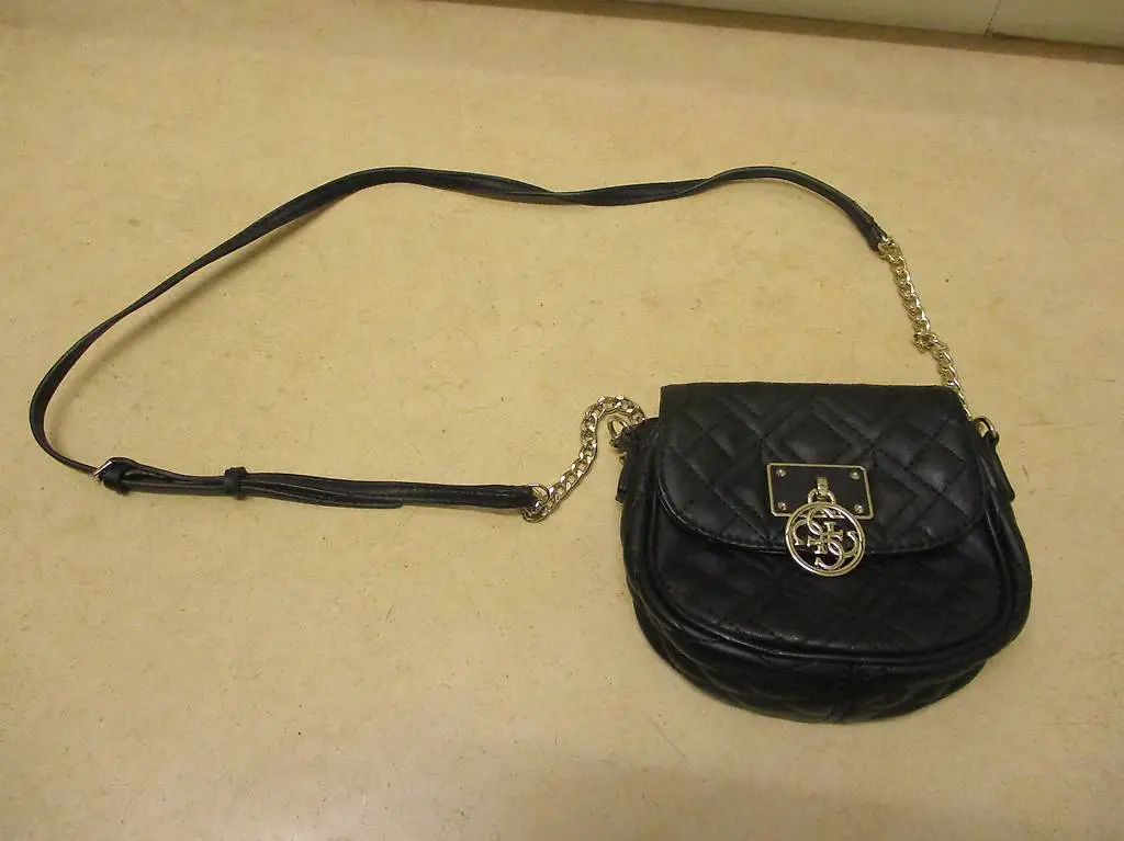 Kleine Handtasche Abendtasche GUESS sac à main Design