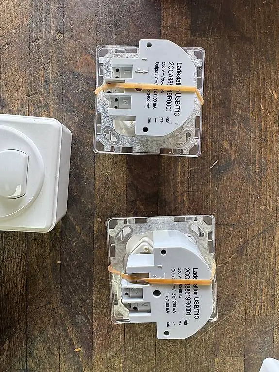 2x Ladestation USB / T13, neu