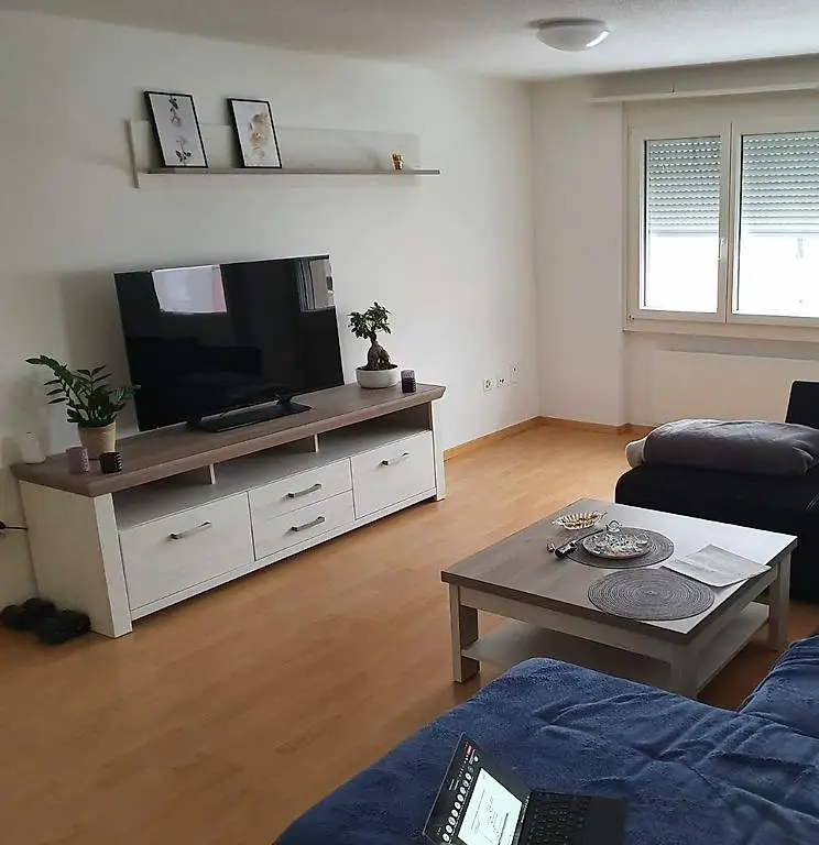 Sideboard, Salontisch und Wandregal