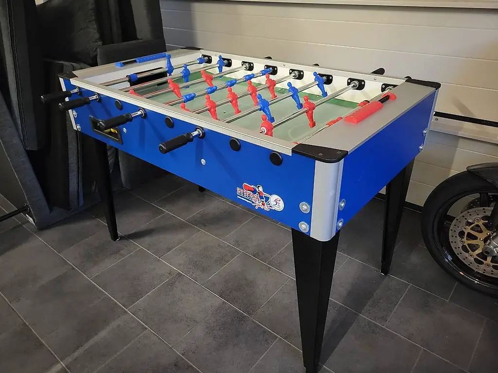 Tischkicker/Töggelikasten/Tischfussball