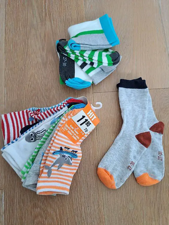 Socken neu, Gr. 27-30