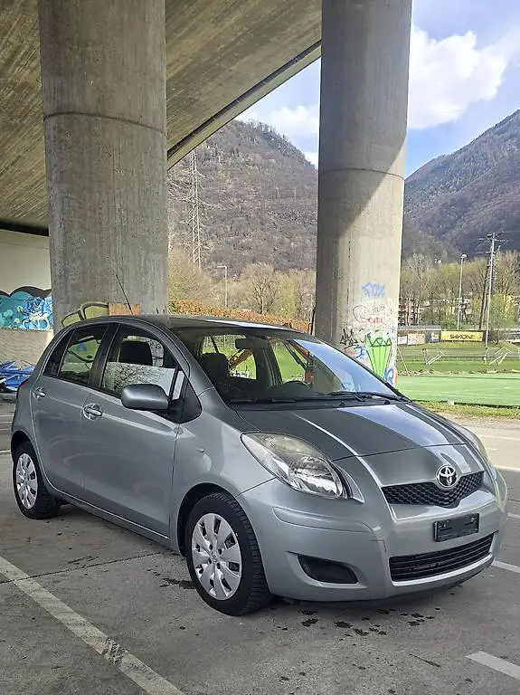 toyota yaris 1.33 solo 87.000km collaudo alla consegna
