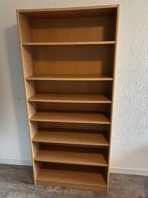 Bücherregal
