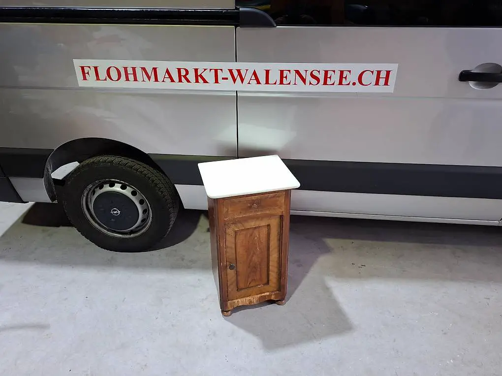 Antikes Nachttisch aus Massivholz Tanne 42 x 25 cm höhe 76