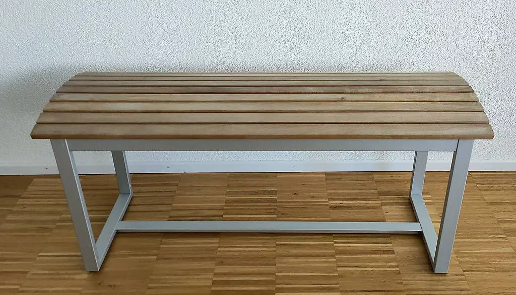 Sitzbank Akazienholz und Aluminium