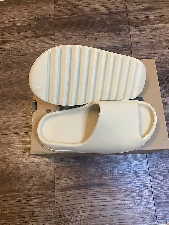 Adidas Yeezy Slides