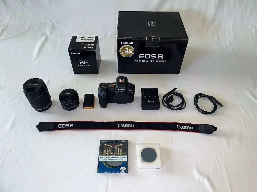 Canon EOS R Vollformat-Systemkamera im Set