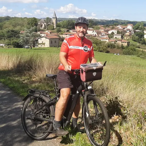 Handwerklich geschickter Rentner