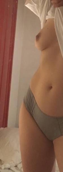 Joli couple cherche à passer un moment de plaisir