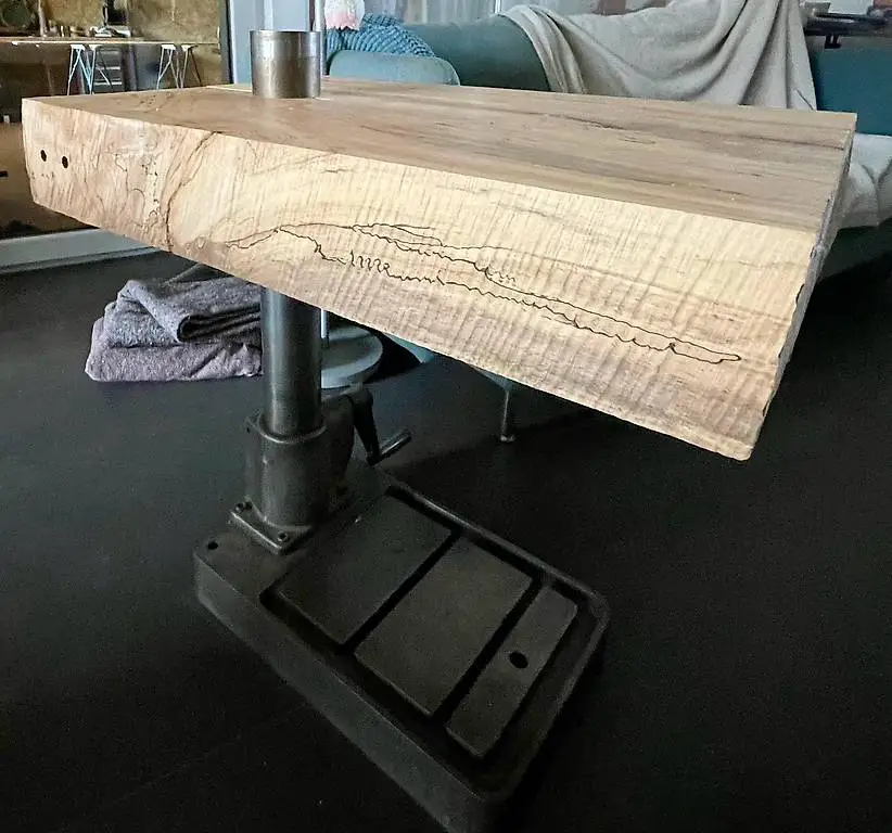 Einzelstück verstellbarer Beistelltisch