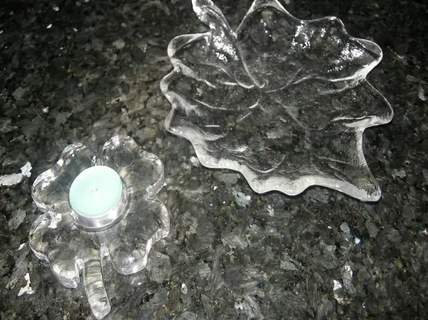 Dekorativer Hergiswiler Glücksblatt-Kerzenhalter