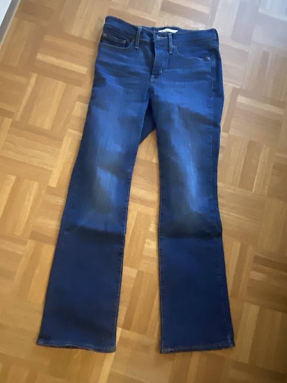 Levis 315 Shaping Bootcut, neu, Grösse 27/30