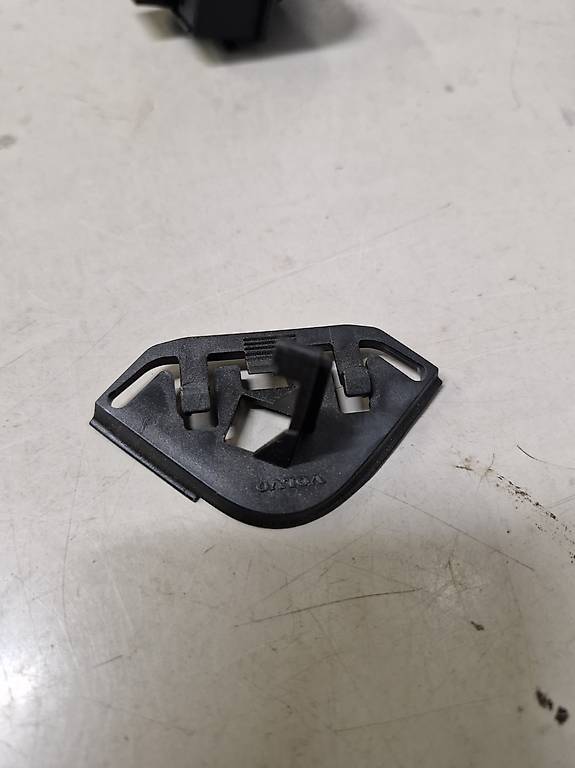 Volvo V70 I Tankklappe Haltefinger