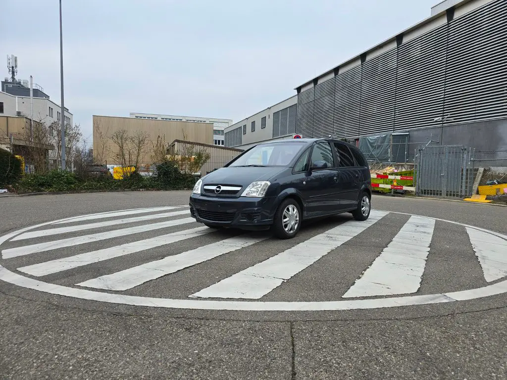 OPEL Meriva 1.8i 16V Cosmo