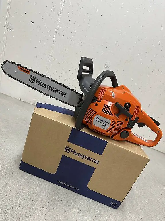 Husqvarna Motorsäge 450. Ganz Neu