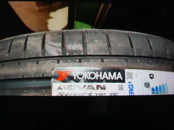 295/35 R22 XL 108Y Yokohama Advan Sport 4St.Montiert, Ausgew