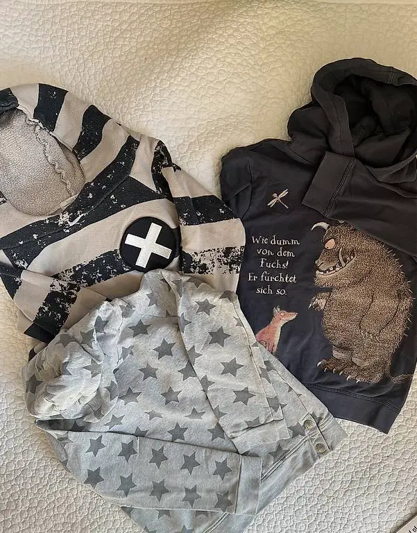 *Kapuzen-Pullover-Set (3-teilig) / GR. 4-6/110-116*