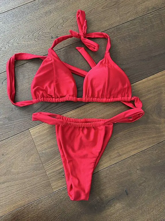 Bikini rosso