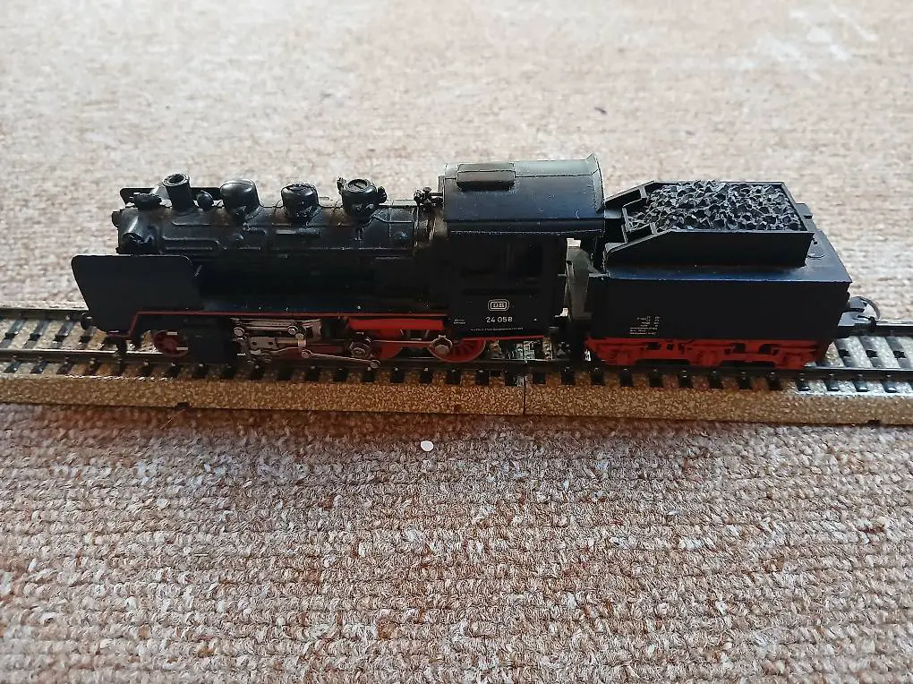 Märklin Lok 24058
