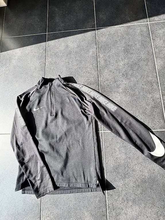 Nike Langarm-Trainingsshirt