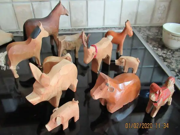  Tiere Holztier, Estrichfund, viele alte sehr alte Holztiere