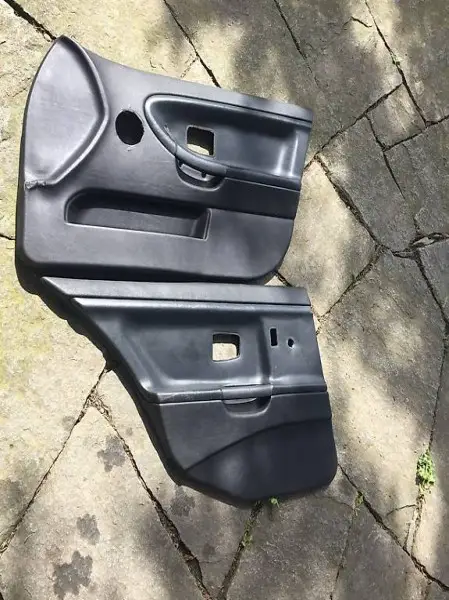 BMW E36 M3 Limo 4 Türig Türverkleidung in schwarz nur 399
