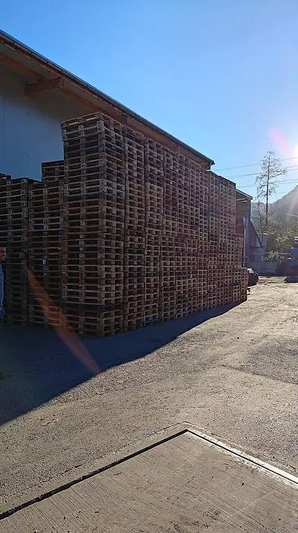 Europaletten, teilweise neu, Rest gebraucht