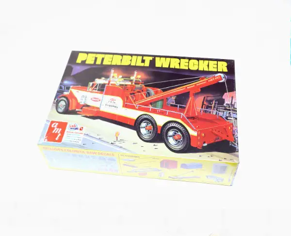 Peterbilt Wrecker 1:25 von AMT
