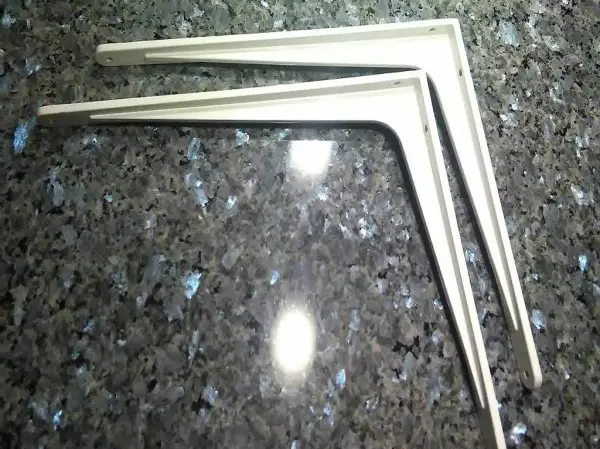 Zwei starcke Alu Montagewinkel