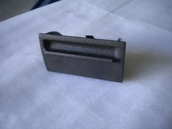 VW Golf MK1 GTI , phase 1 jusqu"à 08.1980, cendrier