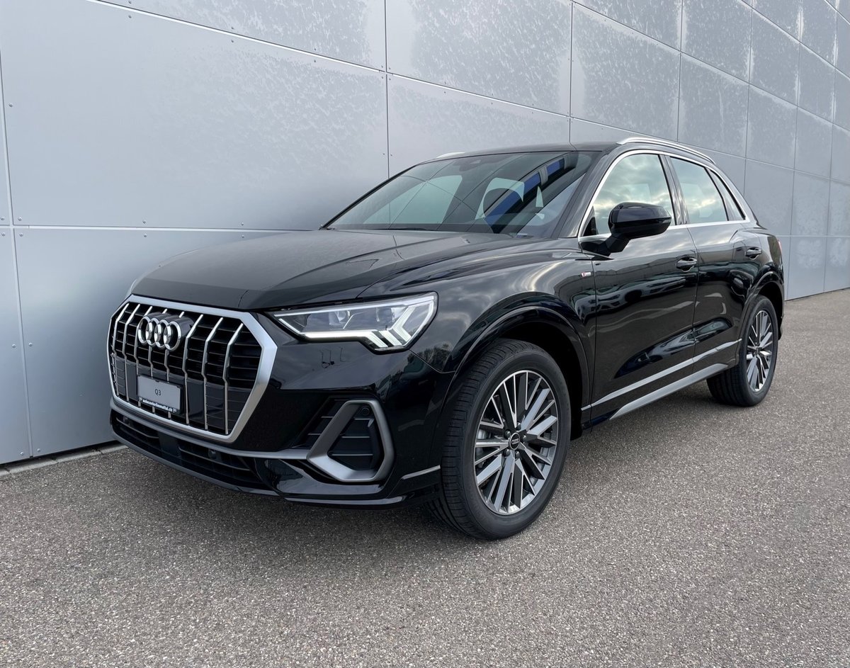 AUDI Q3 35 TFSI S line Attraction