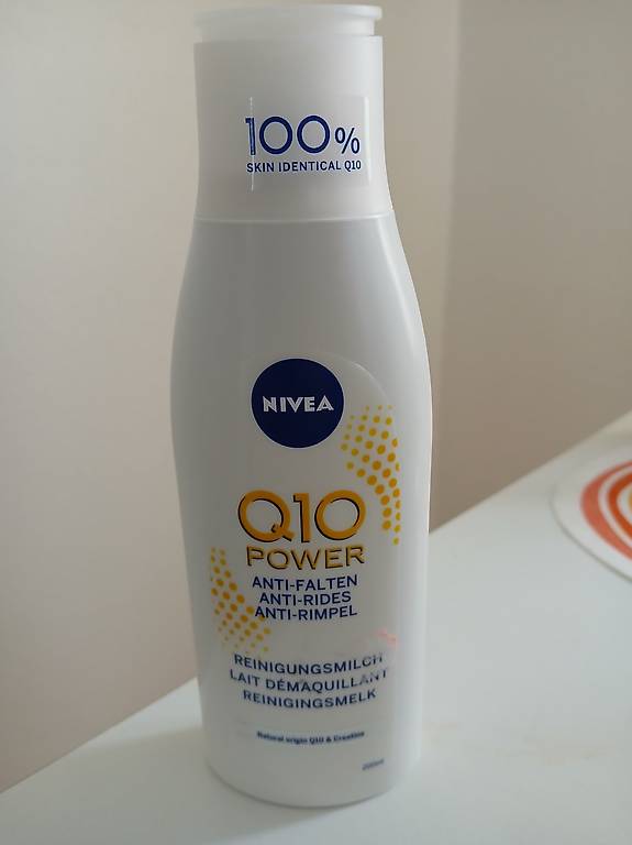 Reinigungsmilch Nivea / Augencreme/ Gel Molton Brown