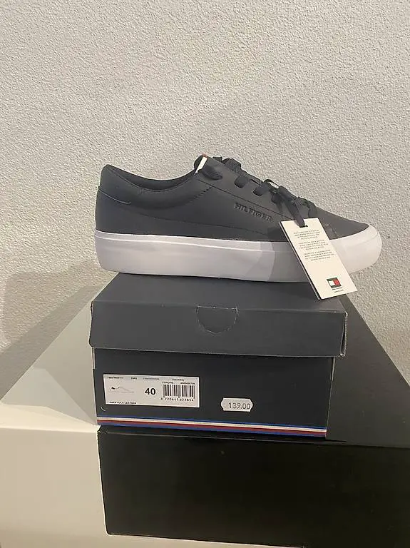 Herrenschuhe Tommy Hilfiger neu Gr. 40 + 42