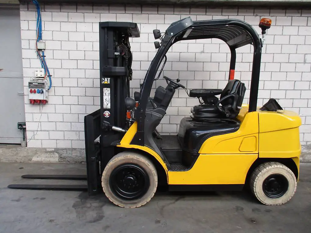 stapler caterpillar dp30n diesel gabelstapler