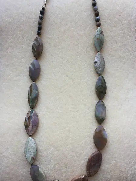 Amulett stein - Kette Edelstein Mineralien Schmuck Basel