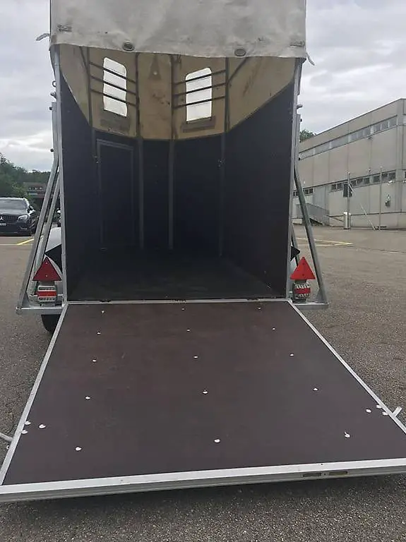 Pferdeanhänger ab MFK 10.2023