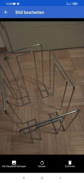 Massiver Zeitungsbehälter