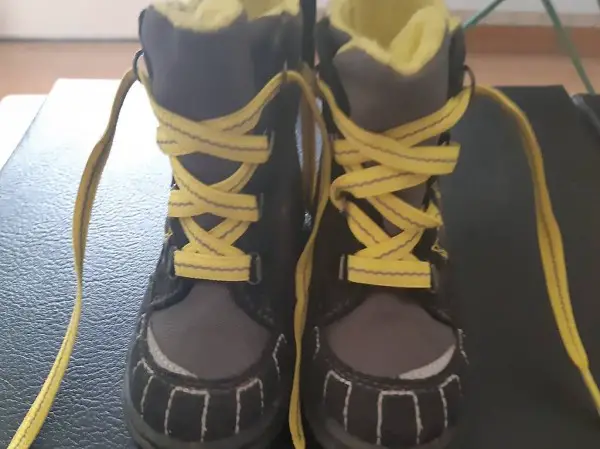  Winterschuhe Grösse 22