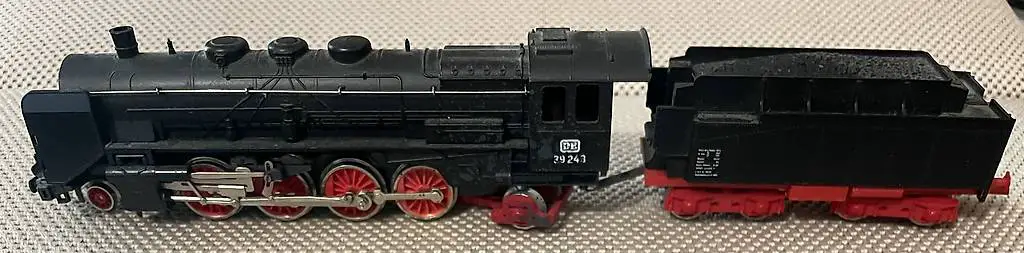 Modelleisenbahn HO Dampflok mit Anhänger