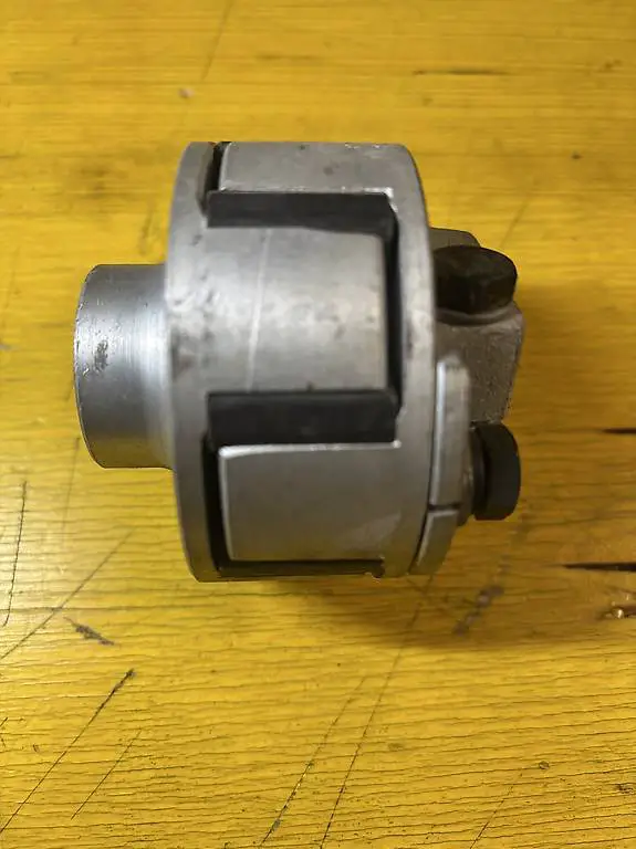 Saurer Einspritzpumpe Kupplung