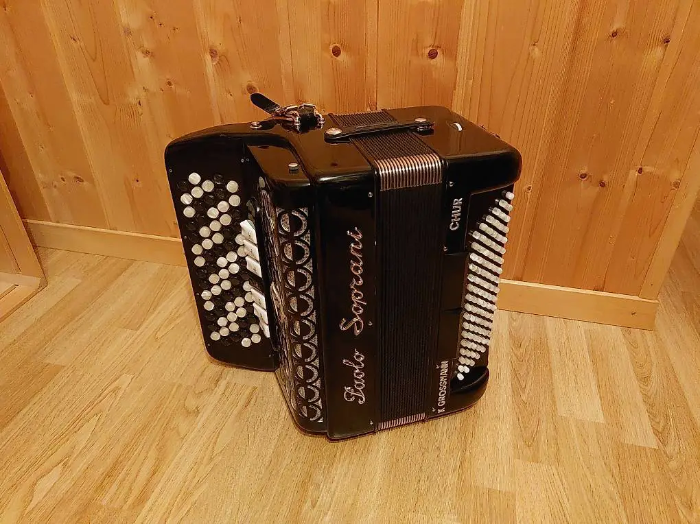 Handorgel Marke Paolo Soprani III, schwarz