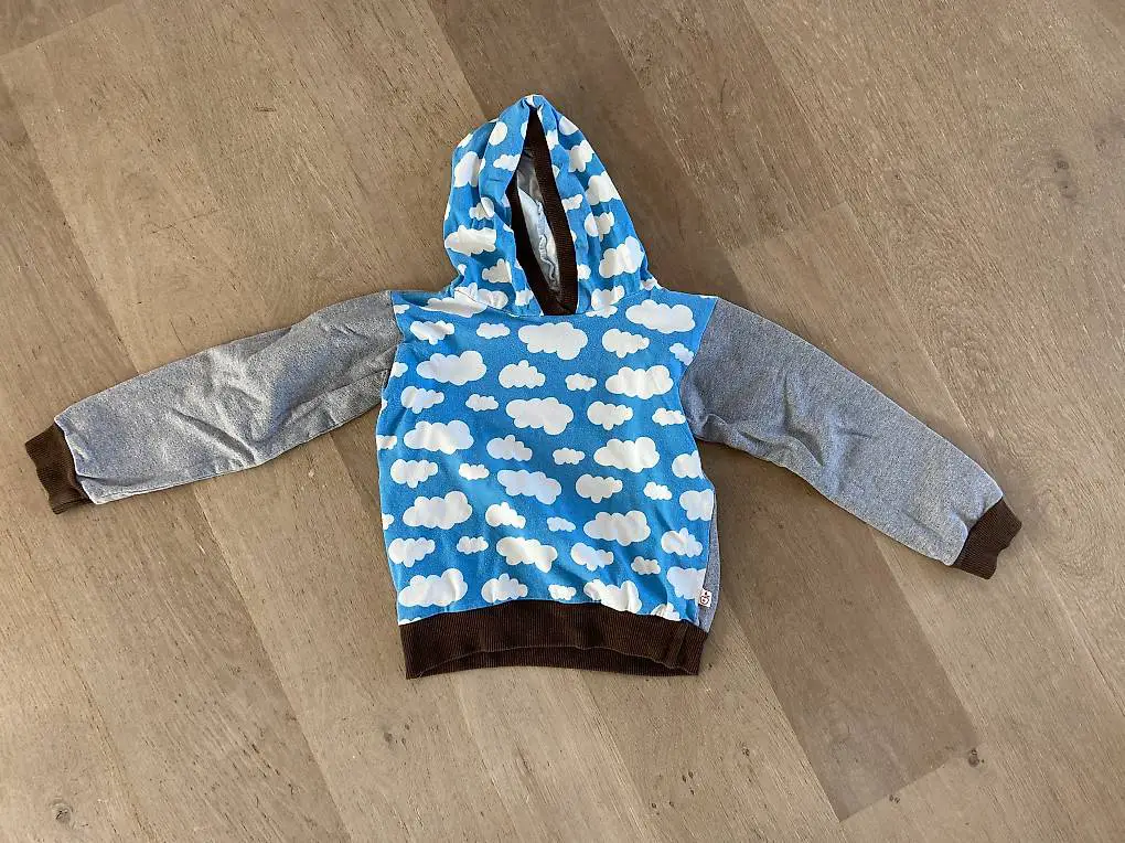 Kapuzenpulli in Grösse 98/104